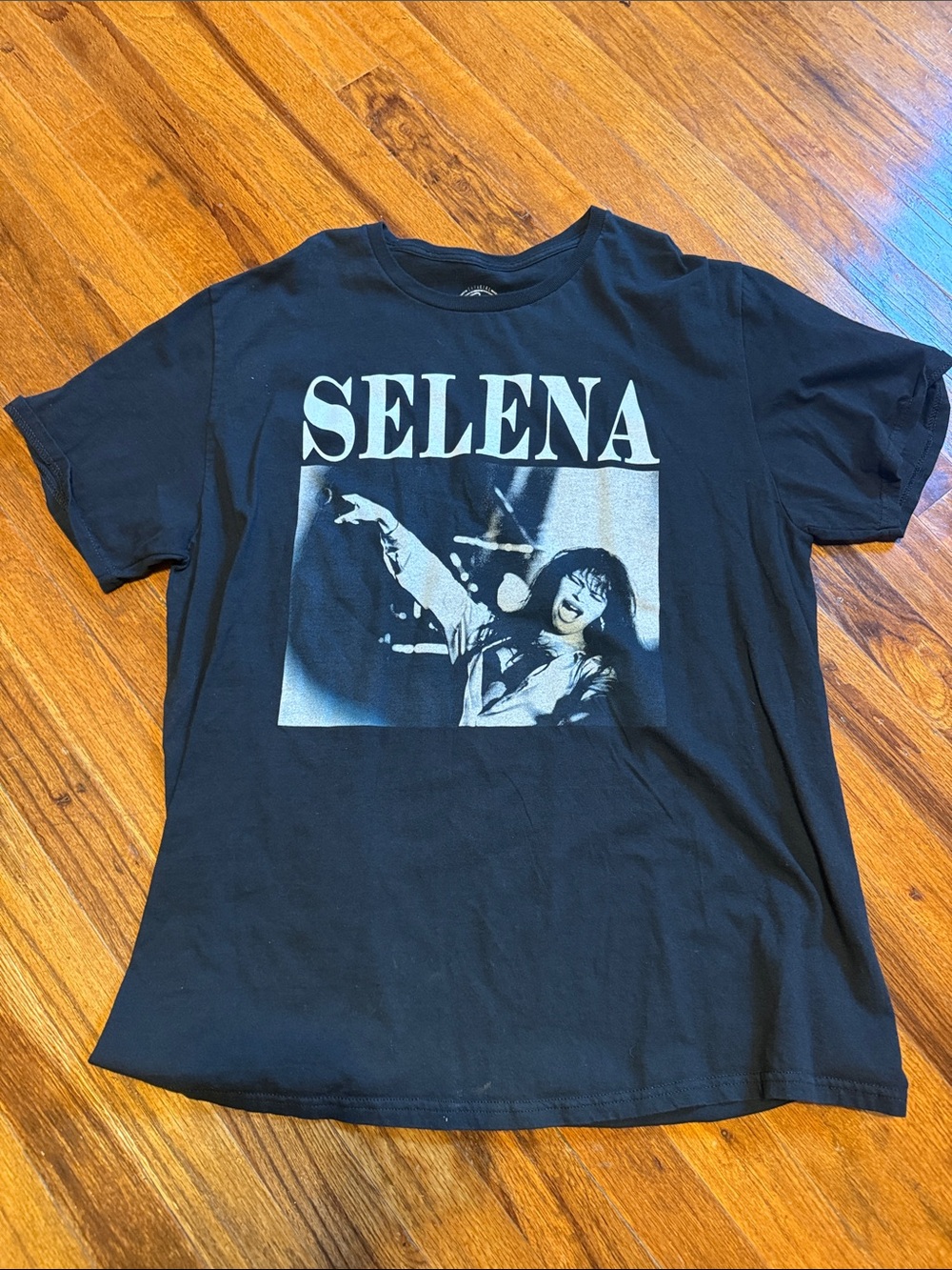 SELENA Black Graphic Short Sleeve Tee